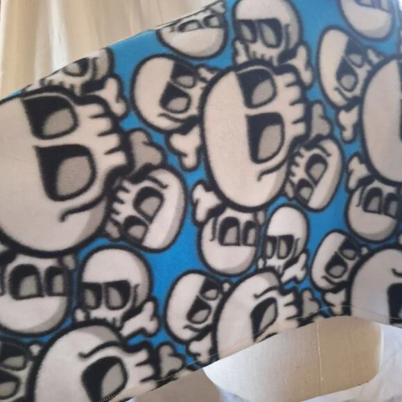 Handmade Kids Fleece Skull Poncho W Pocket & Hood Car Seat Blue Black White - Picture 14 of 15